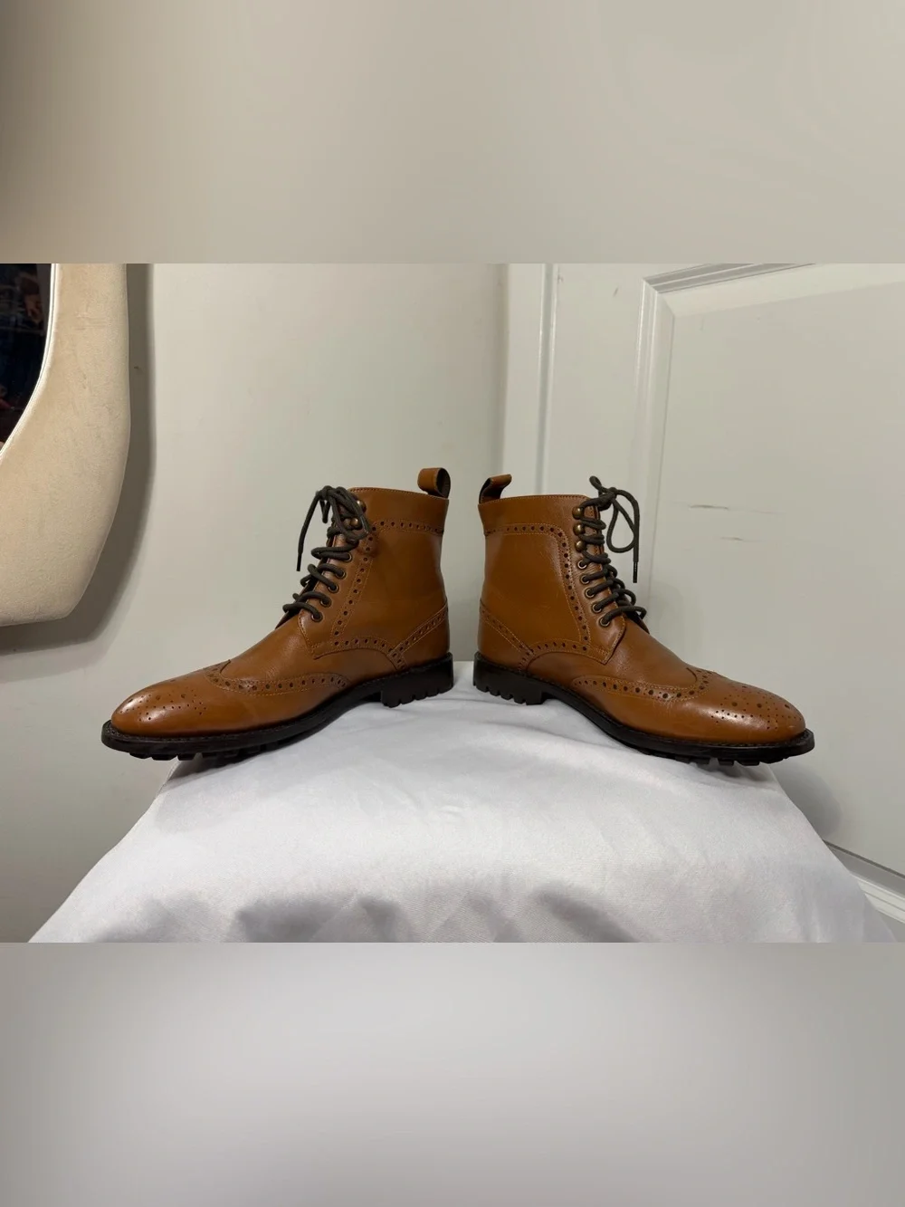 Men's Tan Leather Brogue Chukka Boots with Lace-Up Closure